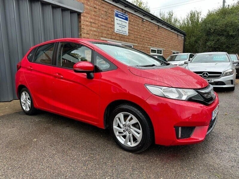 Red Used 2016 Honda Jazz SE Hatchback | £5,985 (Fair price) - Image 1/4