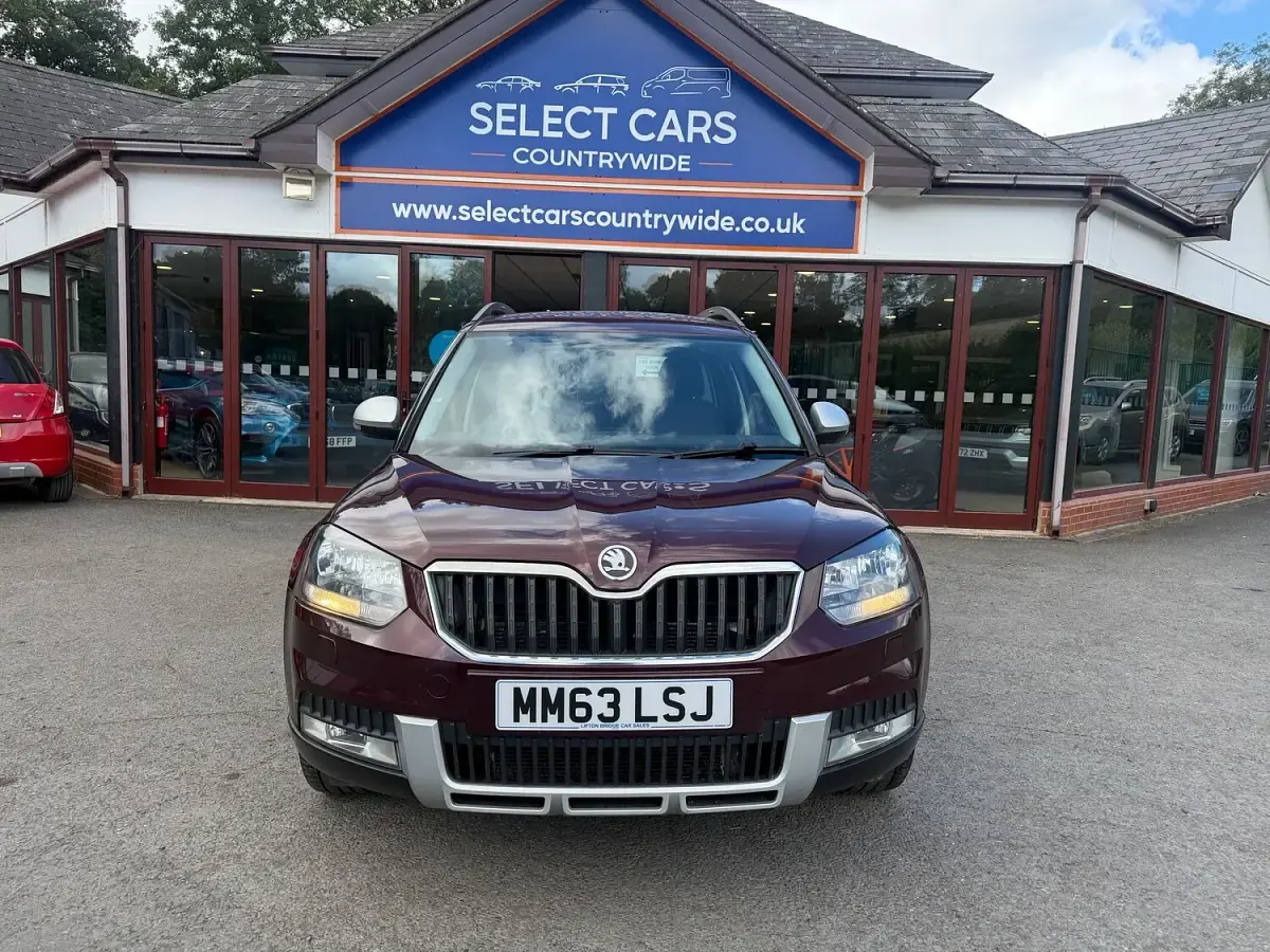 Used Skoda Yeti SE 110 HP (80 kW) 2014 Maroon SUV