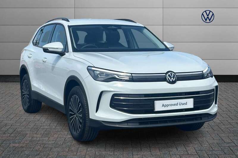 White Used 2024 VW Tiguan Life SUV | £31,700 (Fair price) - Image 1/4