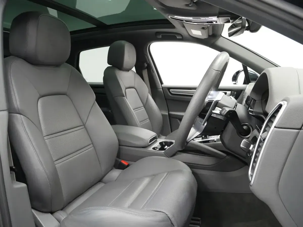 Used Porsche Cayenne Platinum Edition 340 HP (250 kW) 2022 Blue SUV