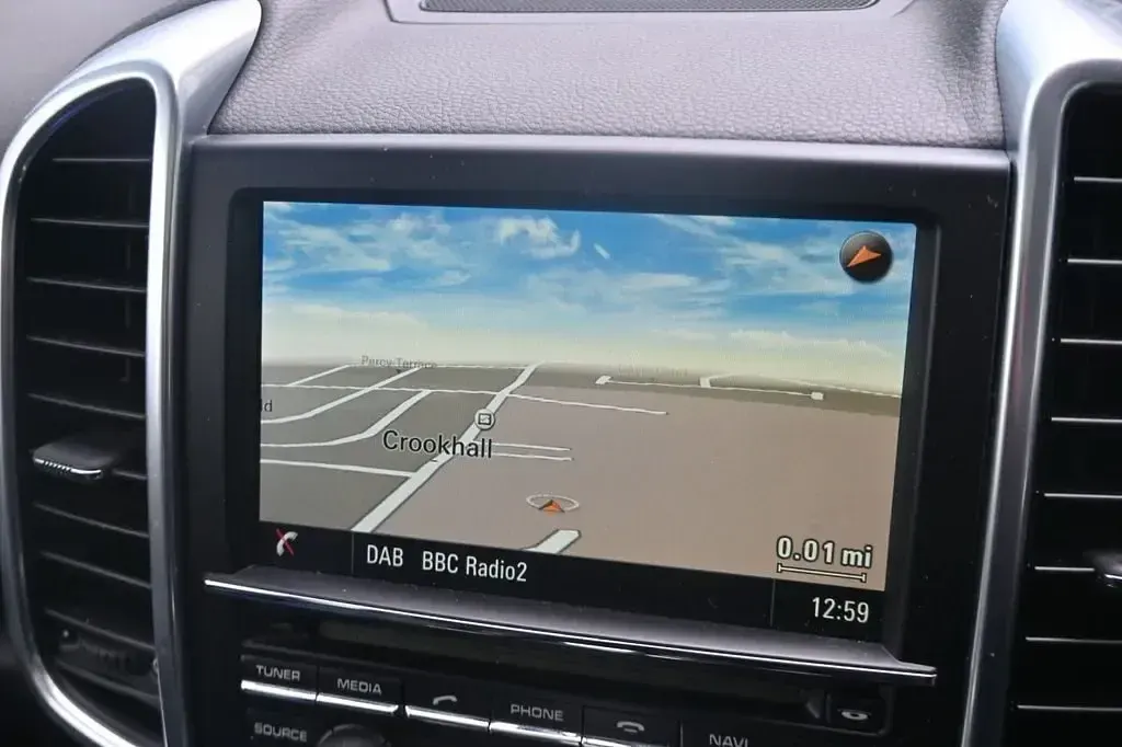 Usado Porsche Cayenne 262 HP (192 kW) 2016 Prateado SUV