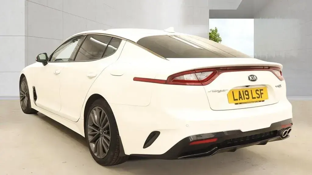 Used Kia Stinger GT-Line S 200 HP (147 kW) 2019 White Hatchback