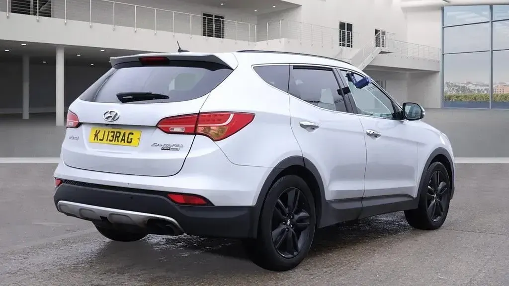 Used Hyundai Santa Fe Premium SE 194 HP (142 kW) 2015 Silver SUV