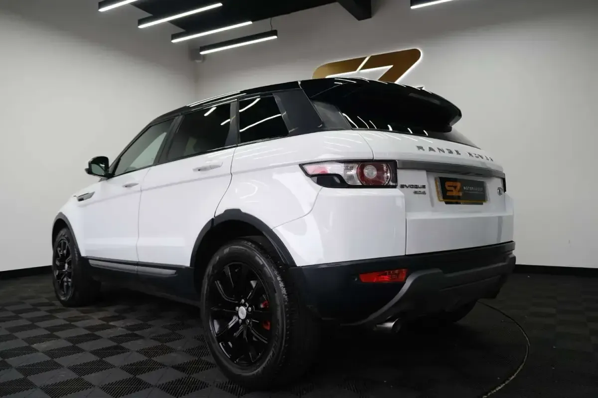 Used Land Rover Range Rover evoque Pure 2015 White Estate