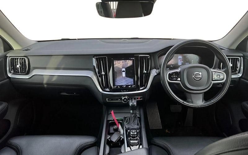 Used Volvo V60 CC Plus 250 HP (183 kW) 2020 White Estate