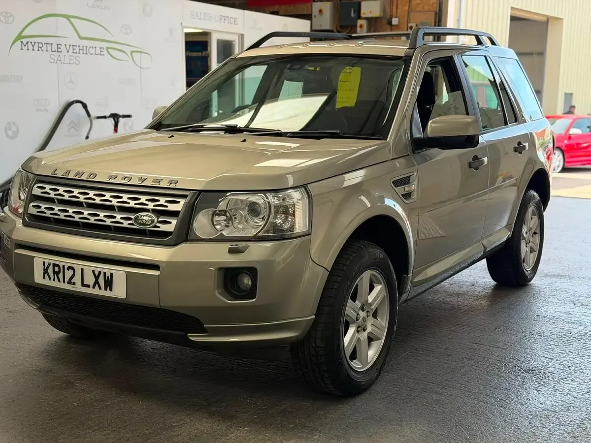 Used Land Rover Freelander 2 187 HP (137 kW) 2012 Gold SUV