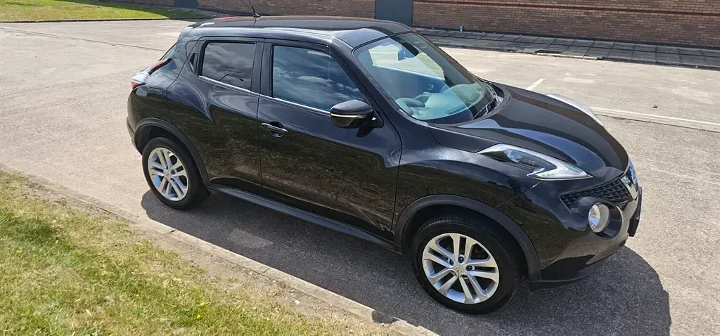 Used Nissan Juke N-Connecta 2017 Metallic black SUV