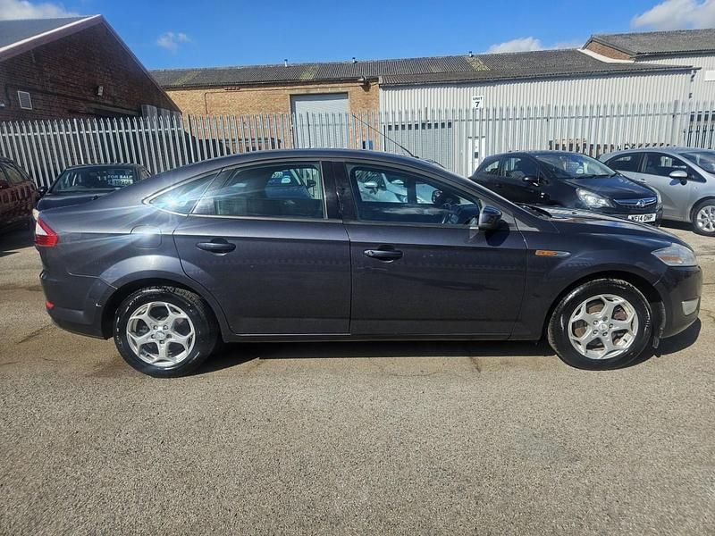 Usado Ford Mondeo Zetec 2010 Cinzento Citadino