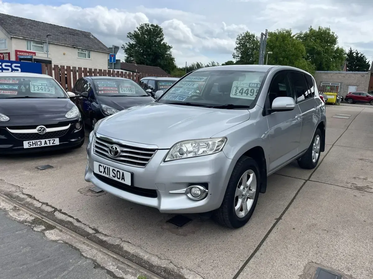 Used Toyota RAV4 150 HP (110 kW) 2011 Silver SUV