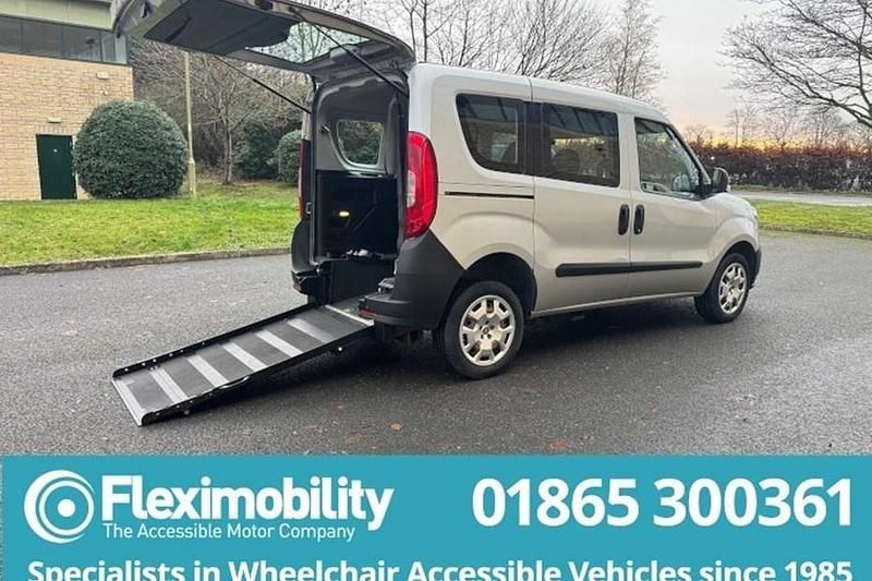 Silver Used 2018 Fiat Doblò Pop MPV | £7,450 (Good price) - Image 1/1