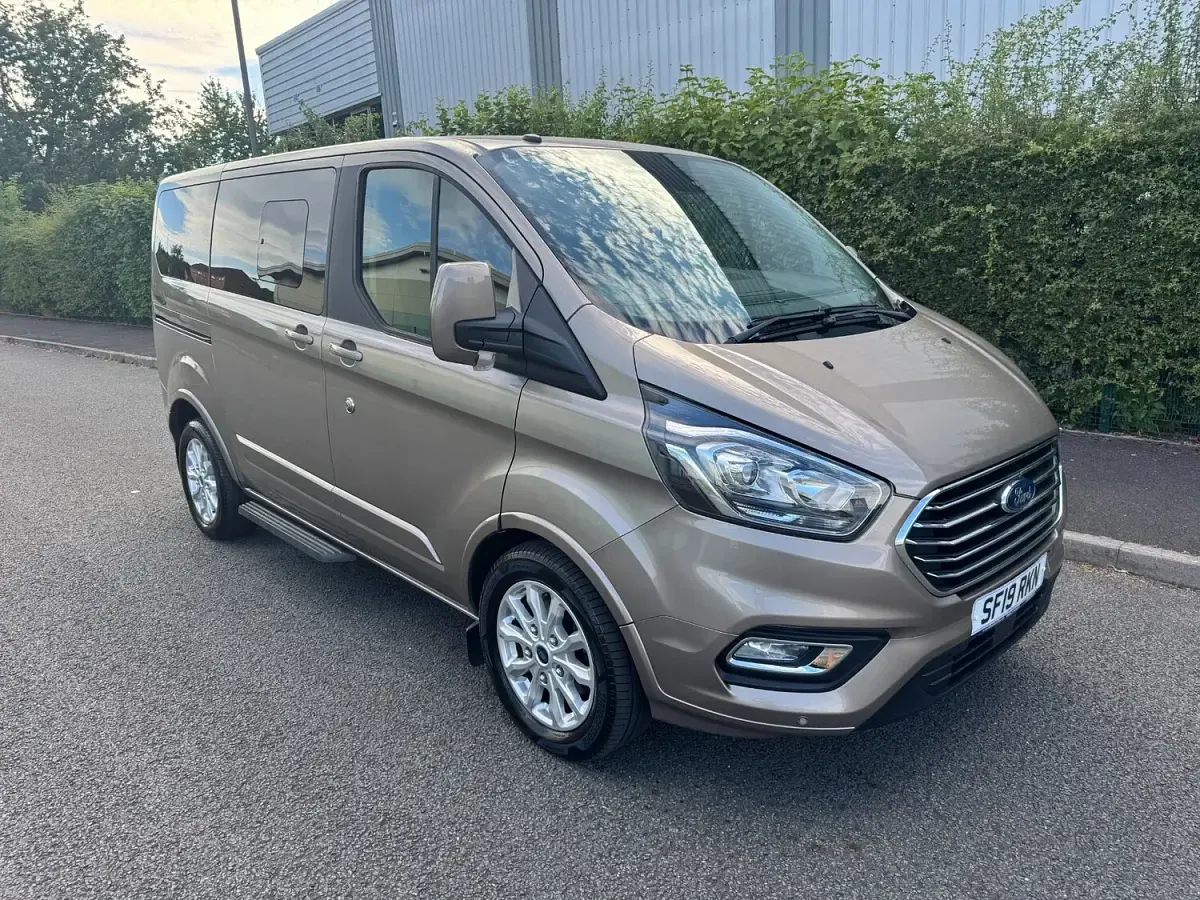 Used Ford Tourneo Titanium 130 HP (95 kW) 2019 Silver MPV