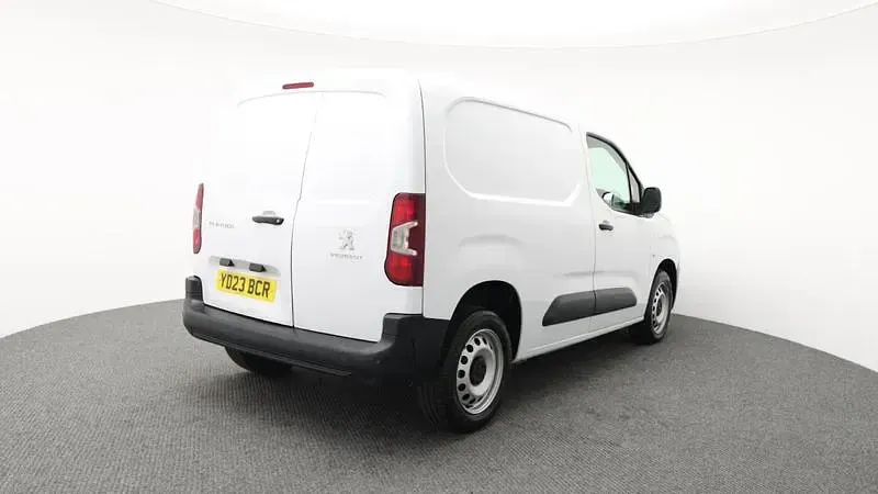 Used Peugeot Partner Premium 131 HP (96 kW) 2023 White MPV