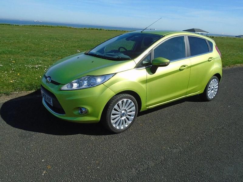 Used Ford Fiesta Titanium 2009 Green Hatchback