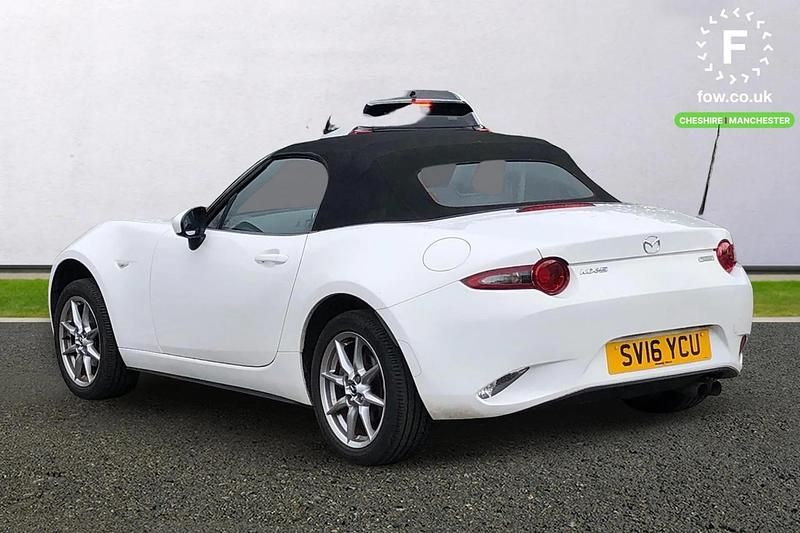 Used Mazda MX5 131 HP (96 kW) 2016 White Cabriolet