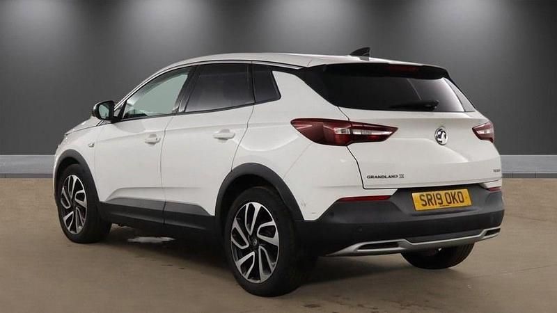 Used Vauxhall Grandland X Elite 130 HP (95 kW) 2019 White SUV