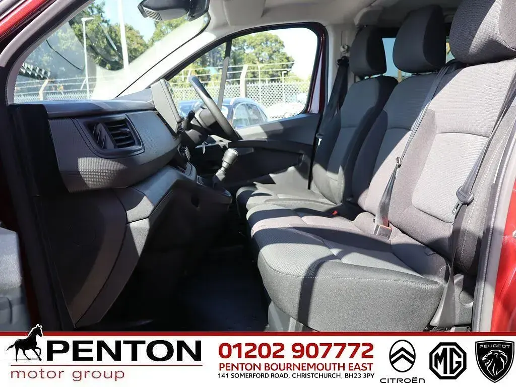 Used Renault Trafic 2025 Red MPV