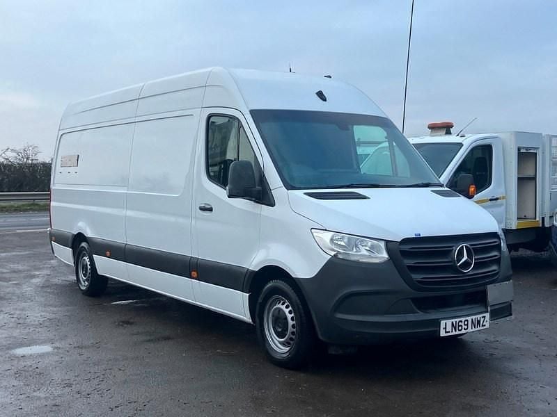 Used Mercedes Sprinter 140 HP (102 kW) 2019 White Van