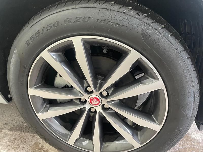 Used Jaguar F-Pace R-Dynamic 204 HP (150 kW) 2023 Silver SUV