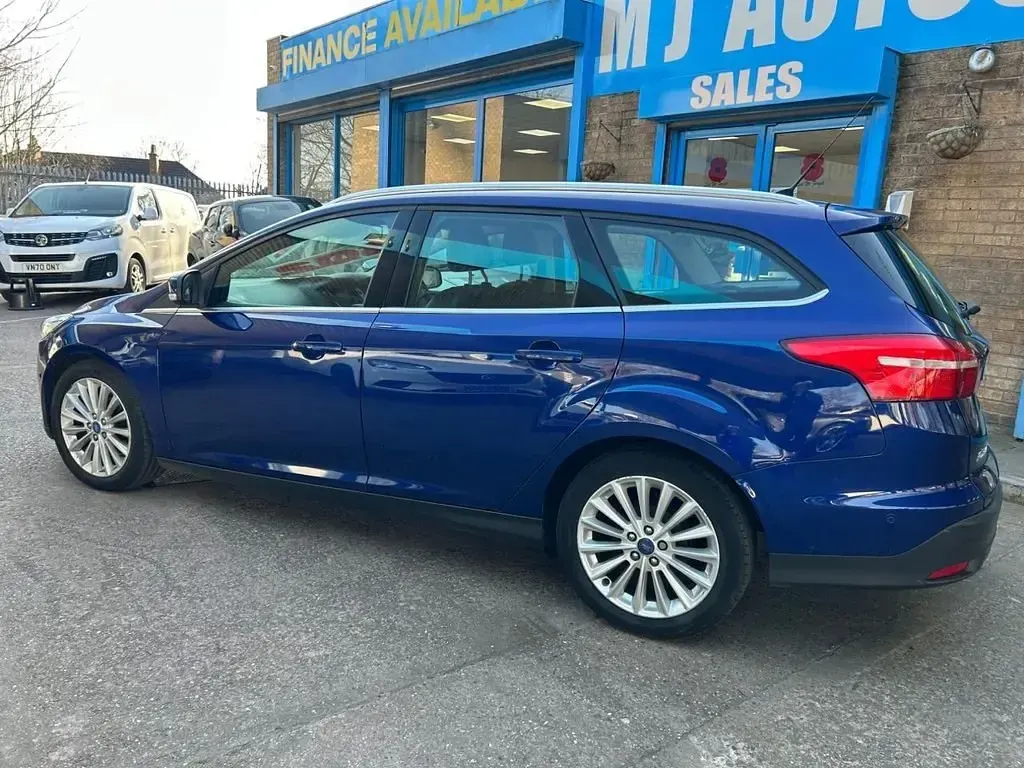 Begagnad Ford Focus Titanium X 120 HK (88 kW) 2015 Blå Kombi