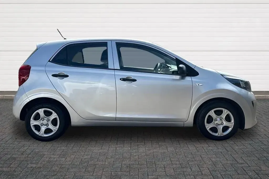 Used Kia Picanto 66 HP (48 kW) 2018 Silver Hatchback