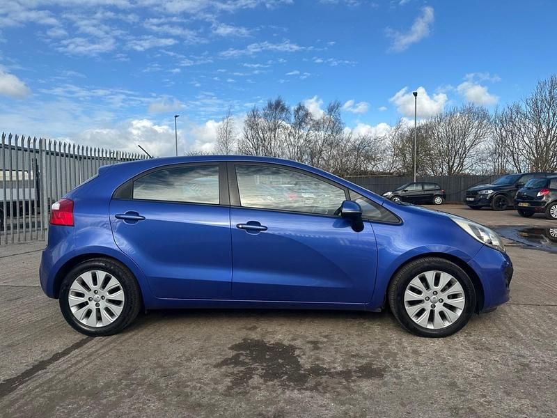 Used Kia Rio 2013 Blue Hatchback