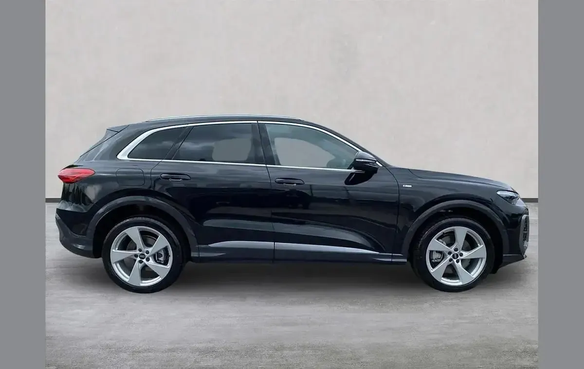 New Audi Q5 S-Line 200 HP (147 kW) 2025 Other SUV