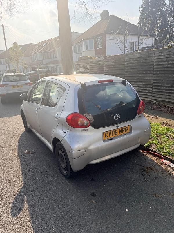 Used Toyota Aygo 67 HP (49 kW) 2006 Silver Hatchback
