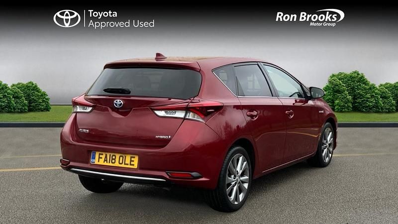 Used Toyota Auris Hybrid 2018 Red Hatchback