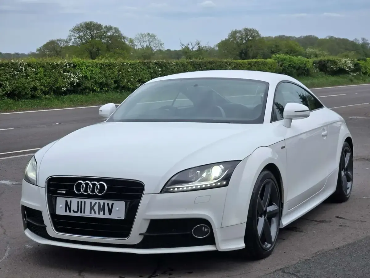 Usado Audi TT S-Line 170 HP (125 kW) 2011 Branco Coupé