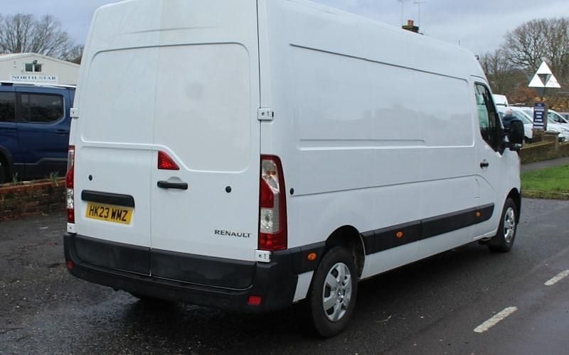 Used Renault Master Business 135 HP (99 kW) 2023 MPV