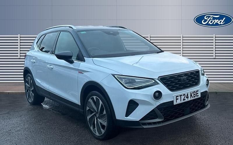 White Used 2024 Seat Arona FR Sport SUV | £16,819 (Fair price) - Image 1/4
