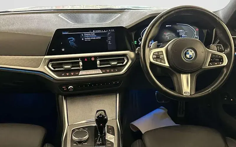 Used BMW 330e M Sport 292 HP (214 kW) 2022 White Estate