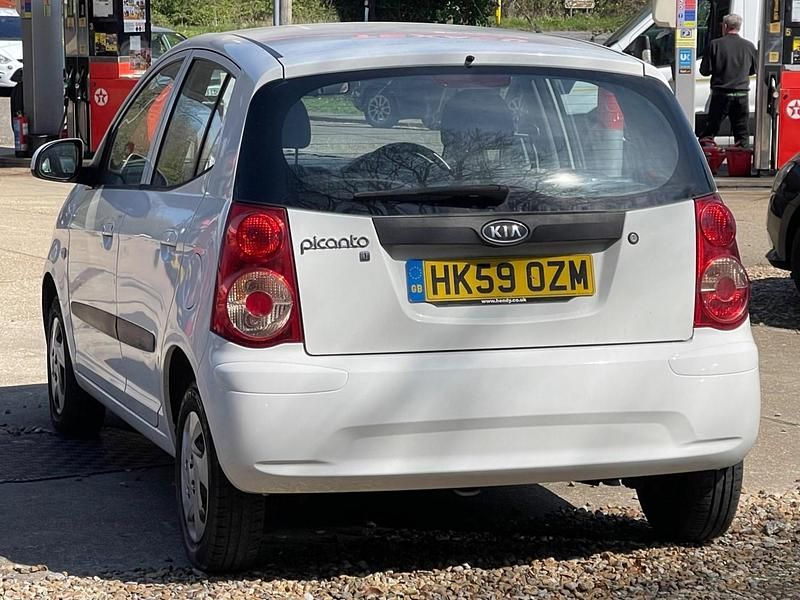 Used Kia Picanto 2010 White Hatchback