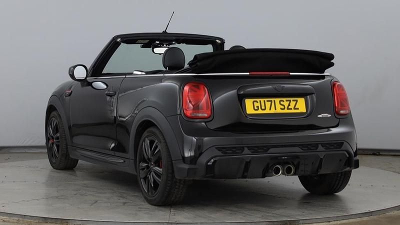 Używany Mini John Cooper Works 228 KM (167 kW) 2021 Czarny Hatchback
