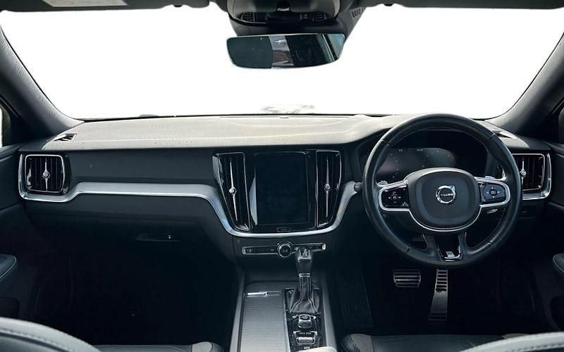 Used Volvo V60 R-Design Pro 190 HP (139 kW) 2019 Black Estate