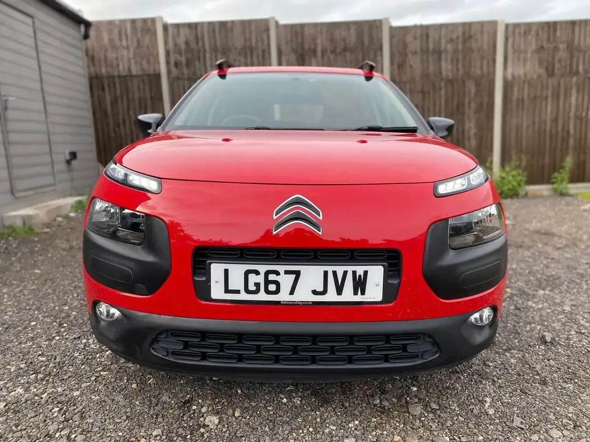Used Citroën C4 Cactus Feel 82 HP (60 kW) 2017 Red Hatchback