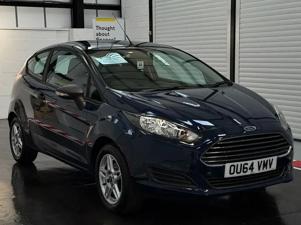 Used Ford Fiesta Studio 82 HP (60 kW) 2014 Blue Hatchback