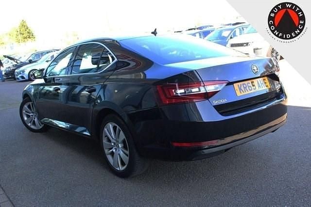 Used Skoda Superb SE L Executive 190 HP (139 kW) 2015 Black Hatchback