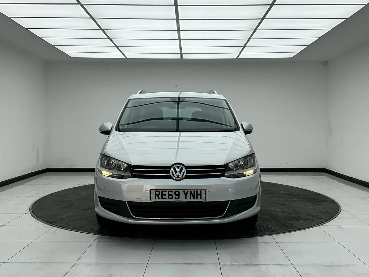 Usado VW Sharan SE 150 HP (110 kW) 2019 Prateado Monovolume