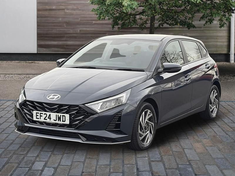 Used Hyundai i20 Advanced 100 HP (73 kW) 2024 Grey Hatchback