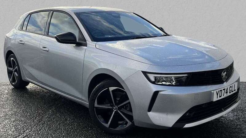 Grey New 2025 Vauxhall Astra Hatchback | £19,890 (Expensive) - Image 1/4