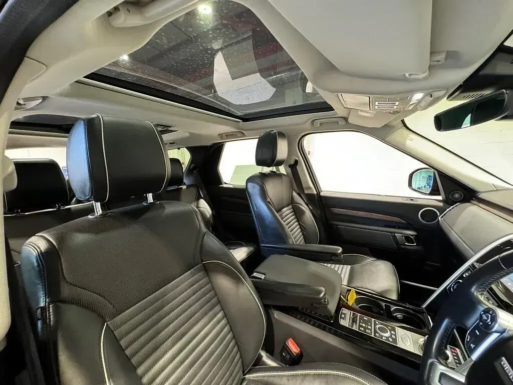Used Land Rover Discovery 5 HSE 2019 Black SUV