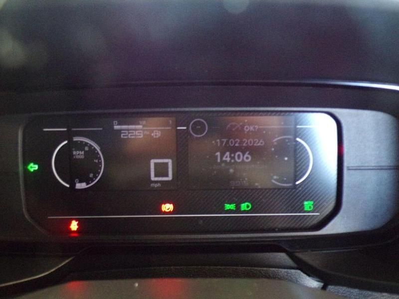 Used Vauxhall Combo S 101 HP (74 kW) 2024 White MPV