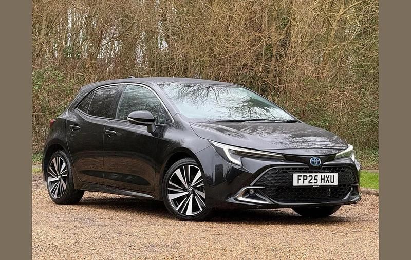 Used Toyota Corolla Design 140 HP (102 kW) 2025 Black Hatchback