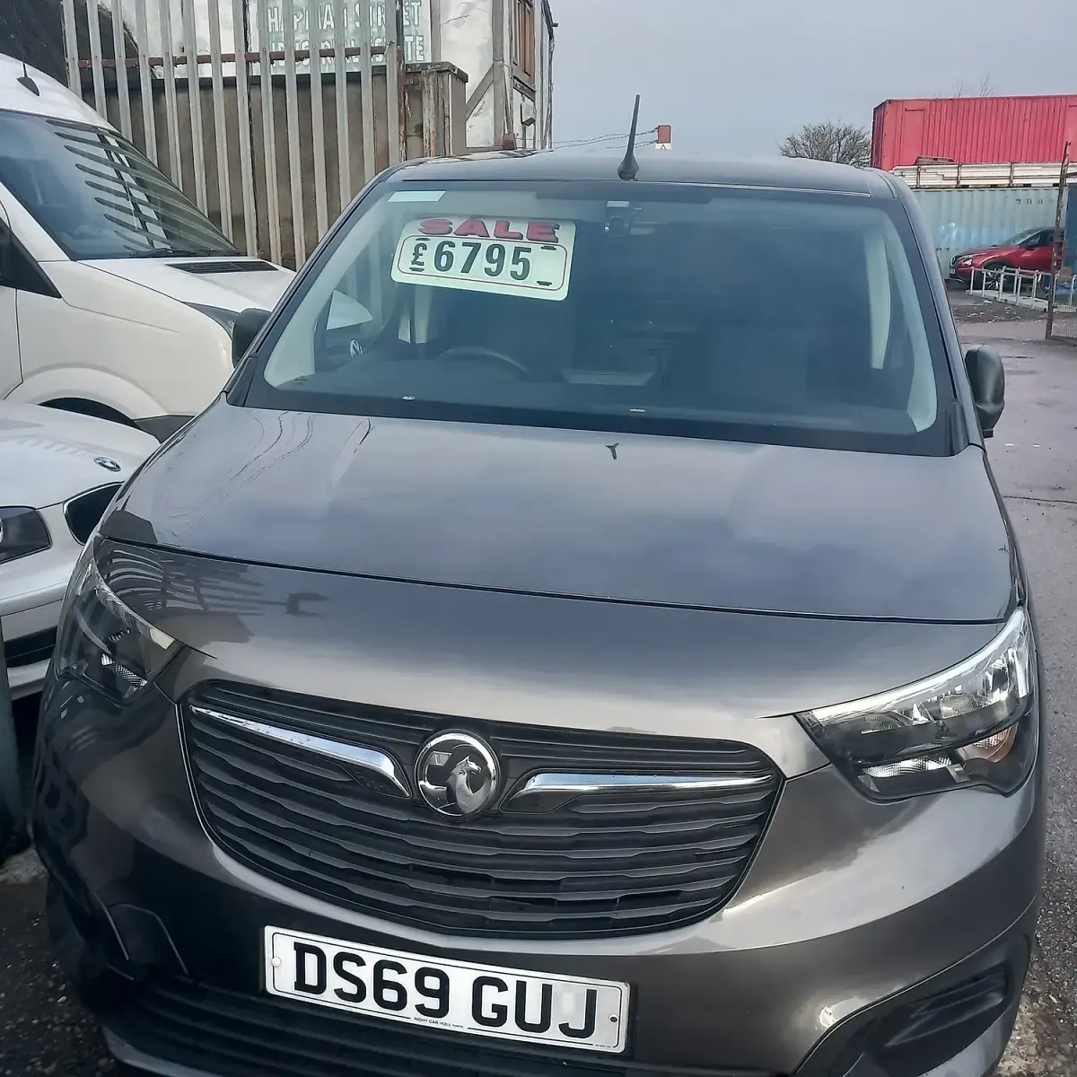 Used Vauxhall Combo Sportive 75 HP (55 kW) 2019 Grey Van
