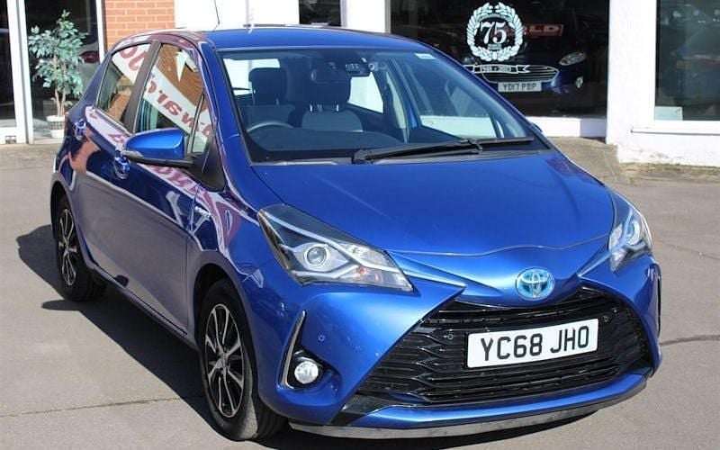 Second-hand Toyota Yaris Hybrid 101 CP (74 kW) 2018 Hatchback