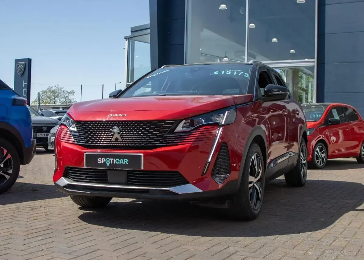 Used Peugeot 3008 GT 129 HP (94 kW) 2022 Red SUV