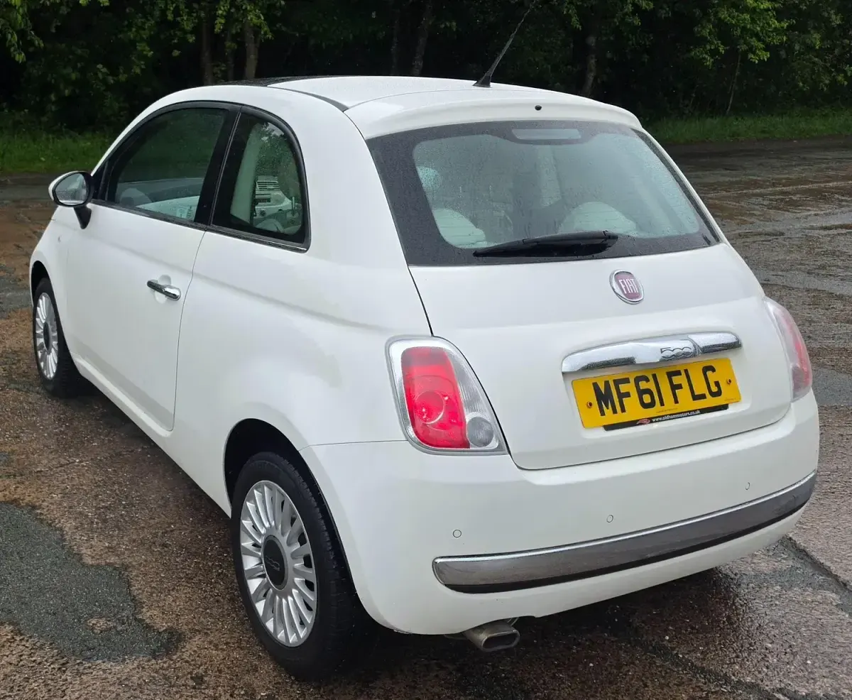 Used Fiat 500 Lounge 2011 White Hatchback