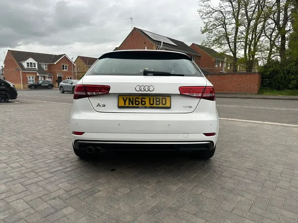 Begagnad Audi A3 Sport 150 HK (110 kW) 2016 Vit Halvkombi