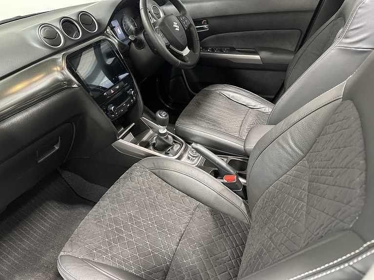 Used Suzuki Vitara 129 HP (94 kW) 2025 White SUV